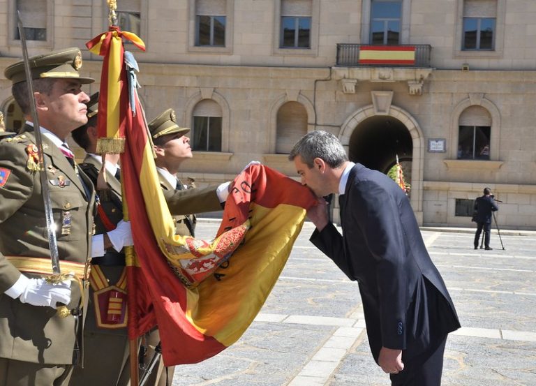 El protocolo de la jura de bandera civil - Ser Comunicación